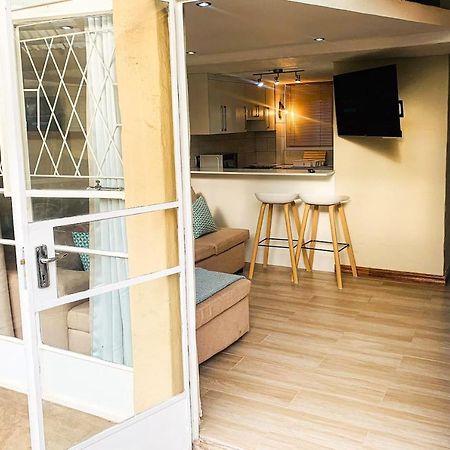The Loft@Santorini Apartment Pretoria Bagian luar foto