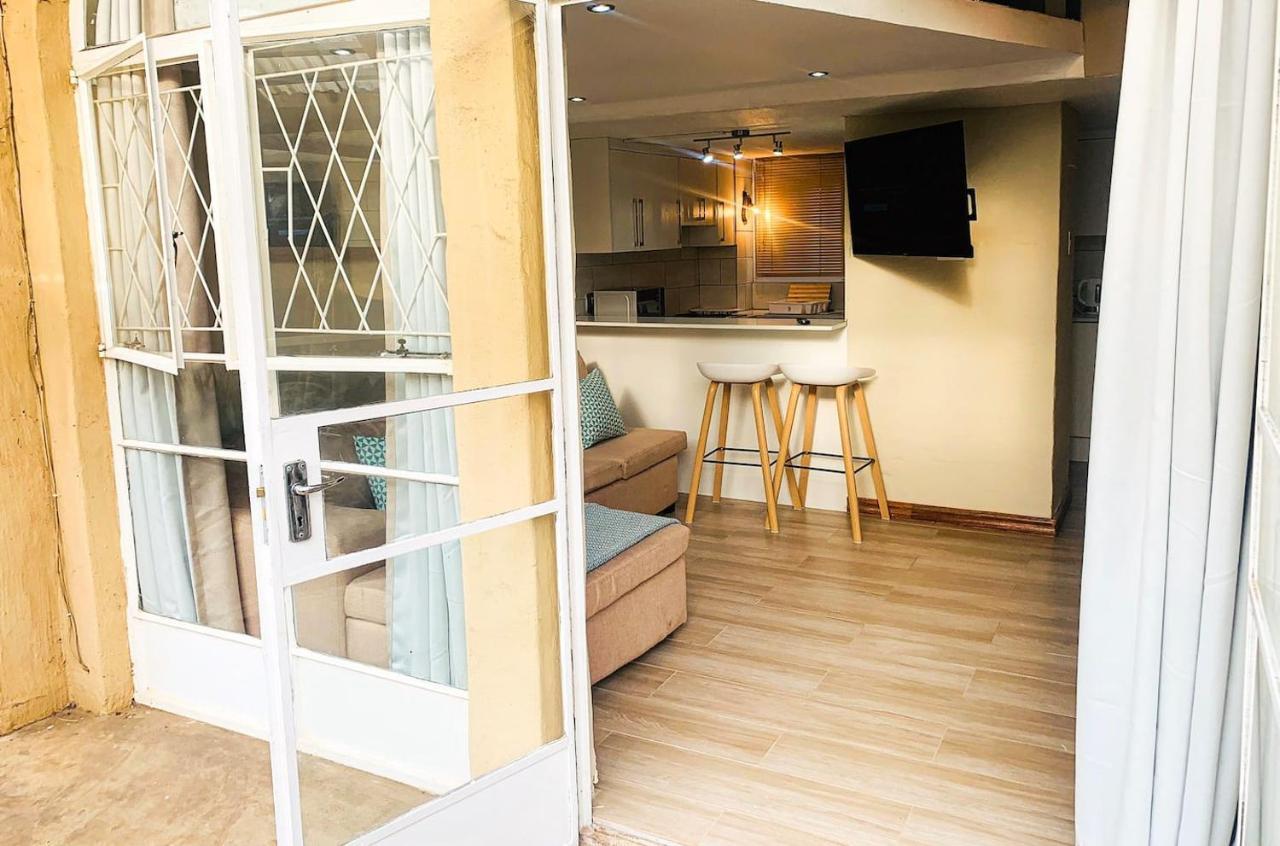 The Loft@Santorini Apartment Pretoria Bagian luar foto